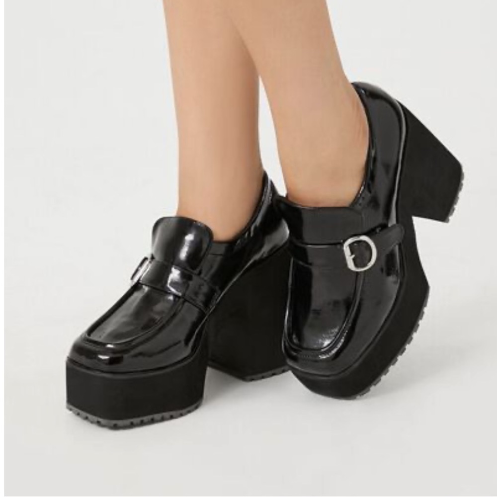 BRAND NEW Platform Buckled Loafers